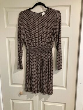 H&M Long Sleeve Printed Dress in Beige and Black
